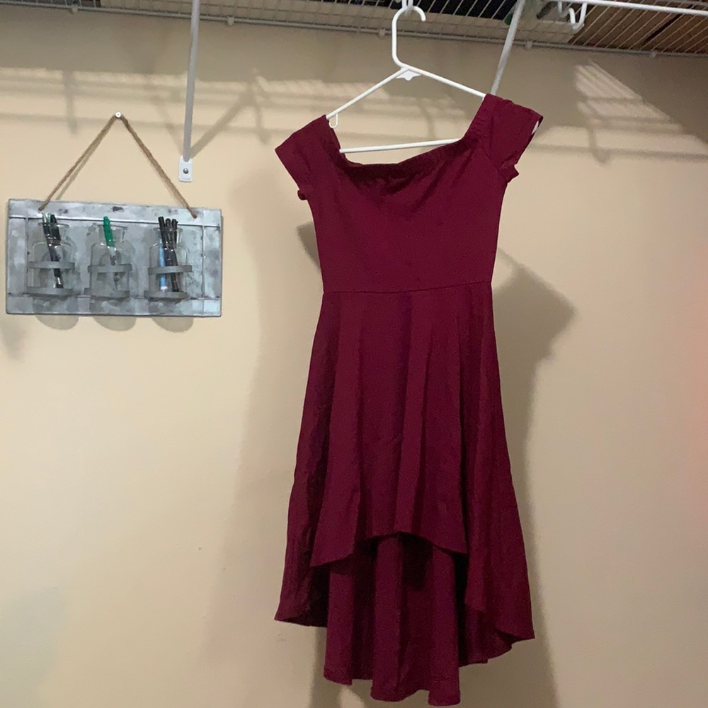 A Windsor red off-the-shoulder dress